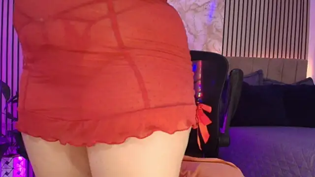 JuliRamirez webcam