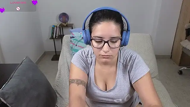blue__moon_ live cam on StripChat