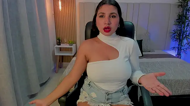 Victoria_Rosee webcam