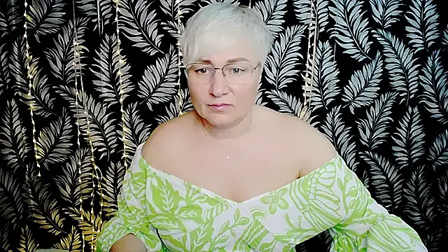 Olivia_playful webcam