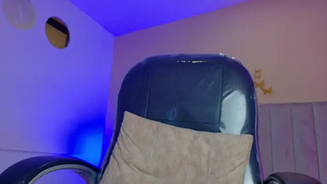 Nascary_Fox webcam