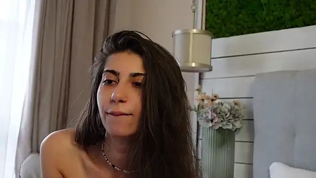 IsabellaMysty live cam on StripChat