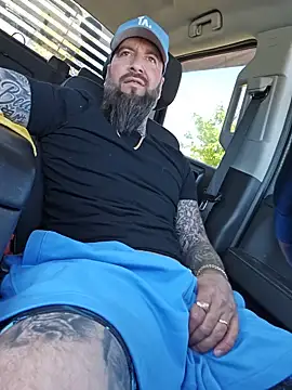 Beardedtattood live cam on StripChat