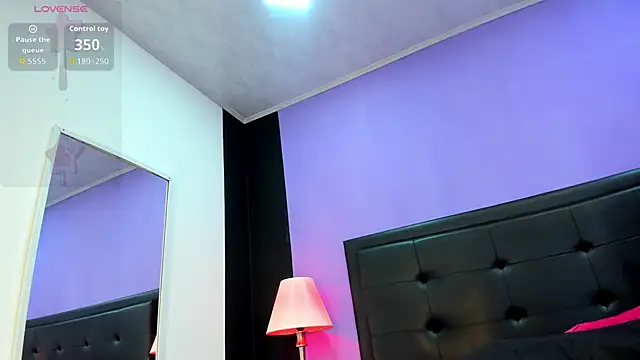 BustyGlow webcam