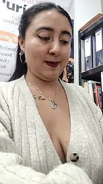_Sarah-Office1 live cam on StripChat