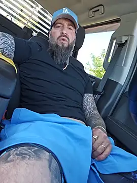 beardedtattood (Ask my age) - Control my toy for 5 mins/cumm💦💦💦