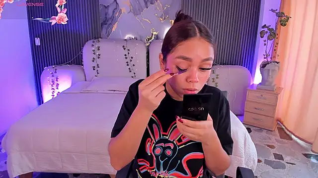 CarolineFyre webcam