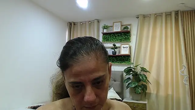 sasi_luna webcam