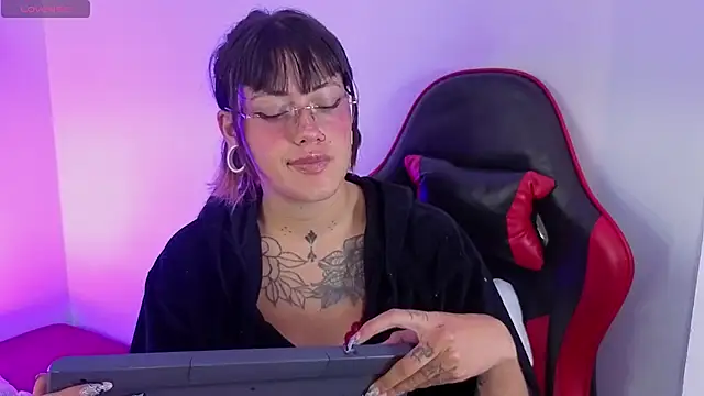 _sharlotte777 webcam
