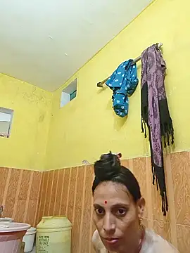 Sexy-Suhani2