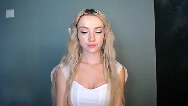 LuciaYoung webcam