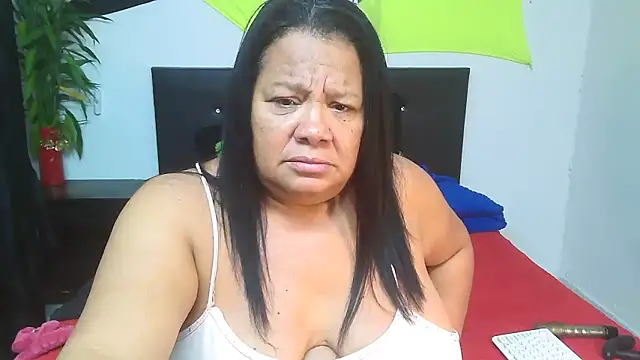 Shanttal0272 live cam on StripChat
