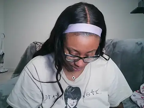 Nyxie_Chaos webcam
