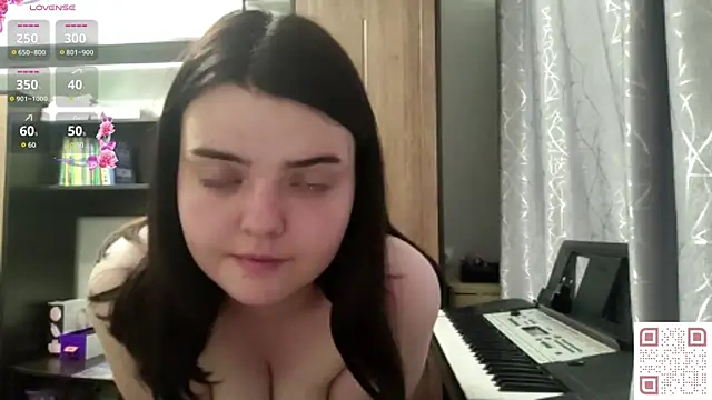 RebelDesiree live cam on StripChat