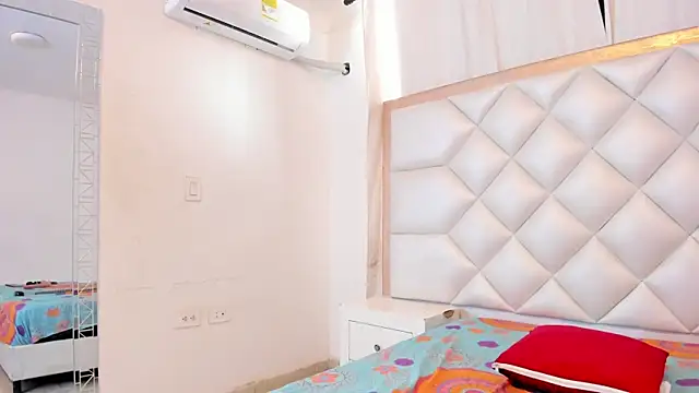 Lulu_Kissx webcam