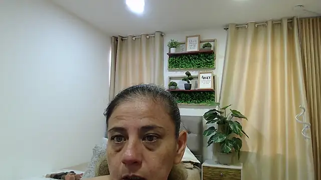 sasi_luna webcam