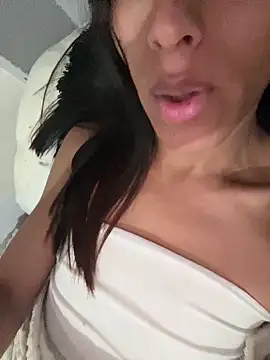 luna_duque live cam on StripChat
