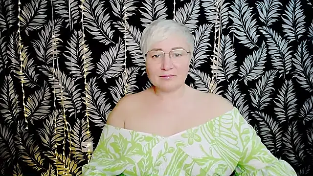 Olivia_playful webcam