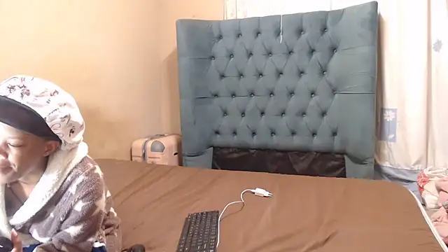 EbonyEssence webcam