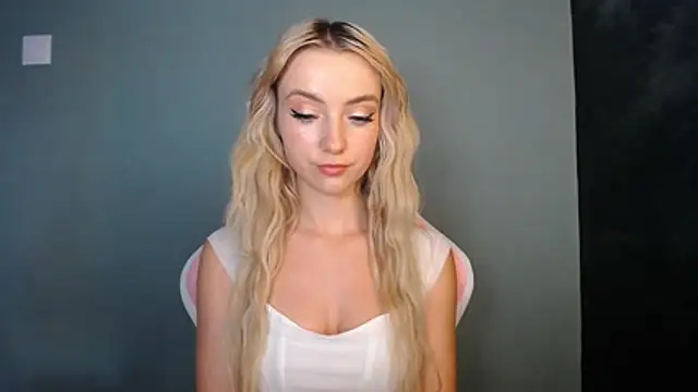 LuciaYoung webcam