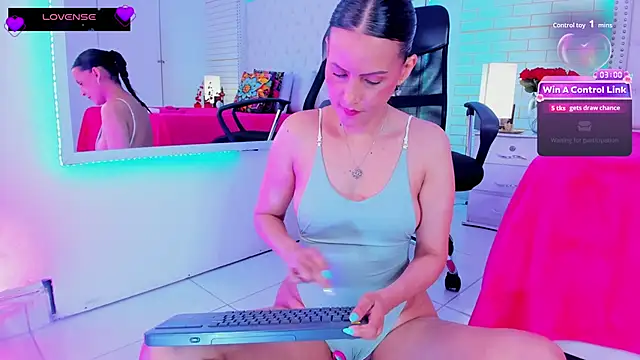Coco_Balenciaga_ webcam