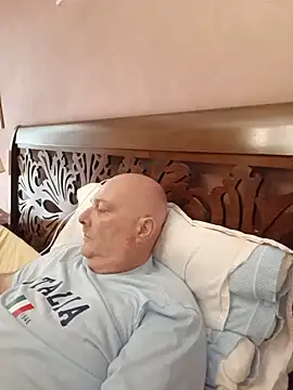 Alexis_Bull webcam