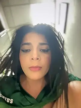 ArieliciousXXX webcam