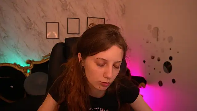 CuteeFoxy webcam