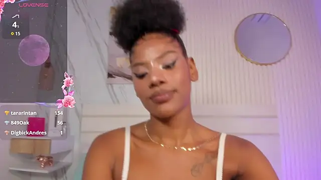 Afro_Luna webcam