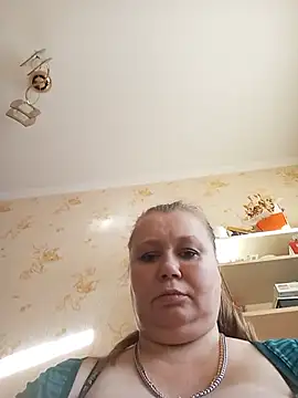KiraStanton webcam