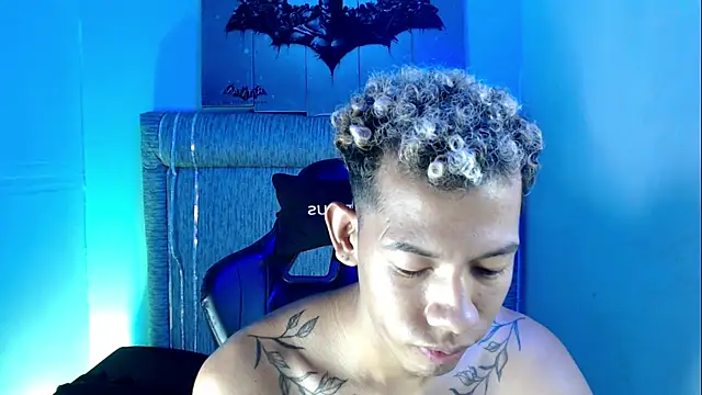 Taylerr_18 webcam