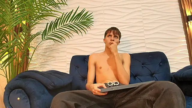 pavo_tv - Pavo_tv's free webcam - UK Sex Cams