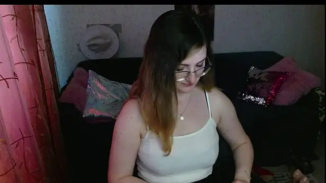 Arielsssplash live cam on StripChat