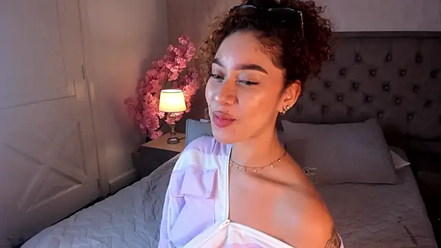 Sienna_brunette webcam