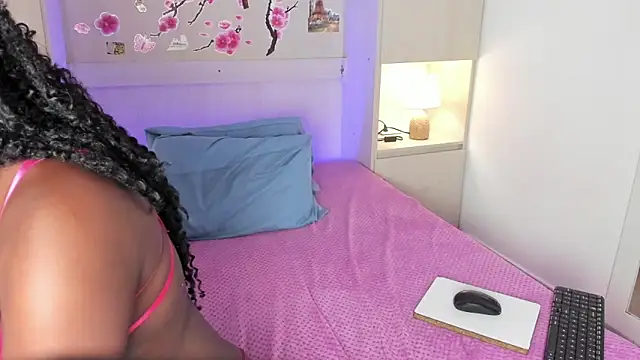 TaylorBloom webcam