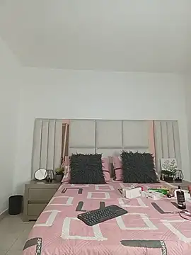 MadameEbony webcam
