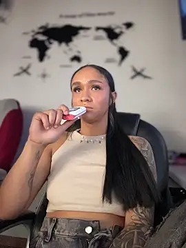 Isabella-Teen webcam