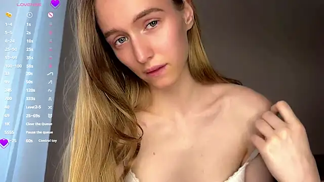 Viktoria_Vibes live cam on StripChat