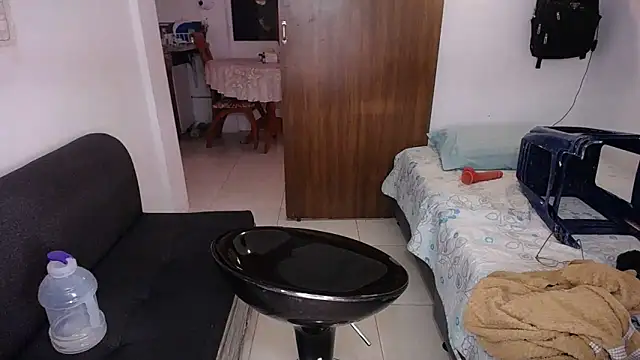 yselahot webcam