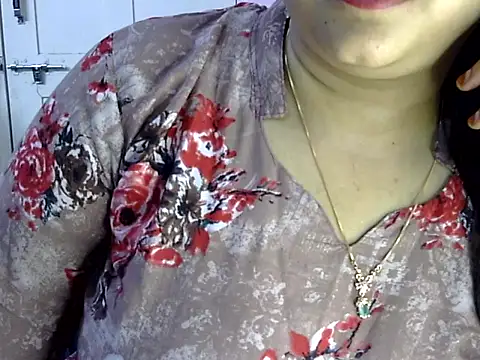 Cute_Aliyaa webcam