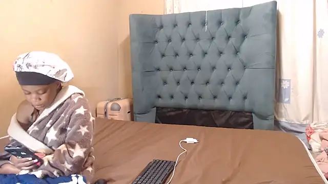 EbonyEssence webcam