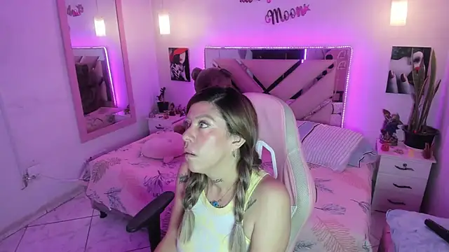 Karly_moon