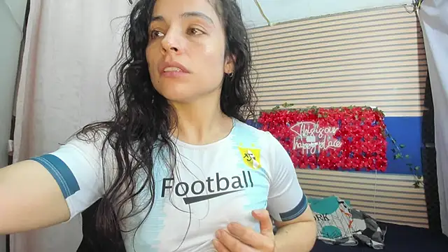 rosse_2504 live cam on StripChat