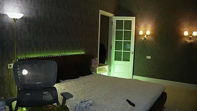 LisaElfy webcam