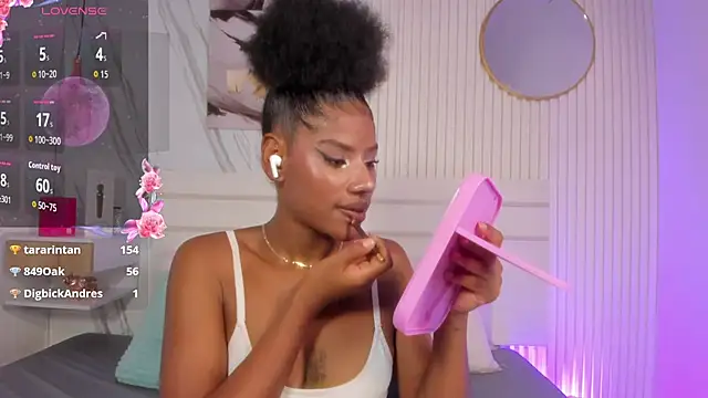 Afro_Luna webcam