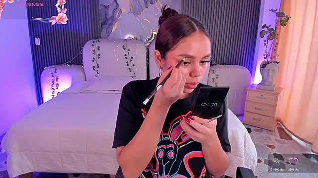 CarolineFyre webcam