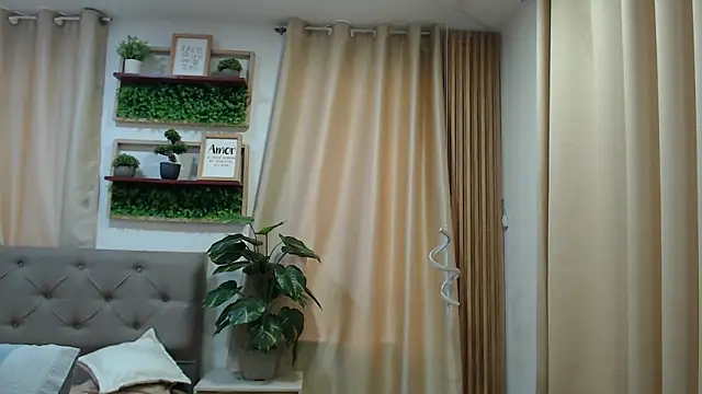 sasi_luna webcam