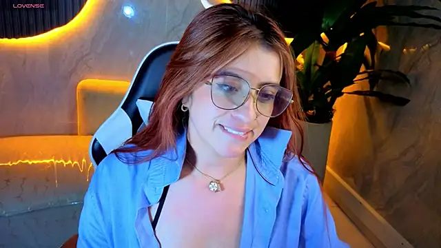 andrea_tasty_tf live cam on StripChat