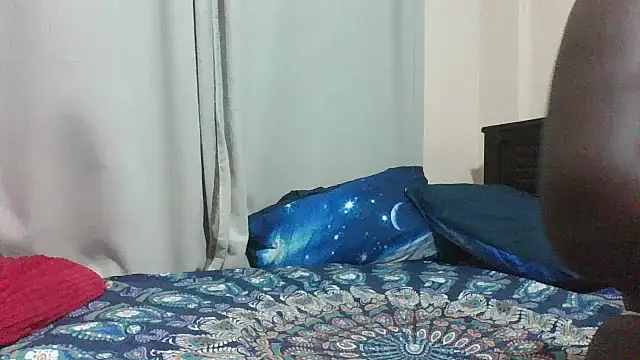 Huge_Bootybae live cam on StripChat