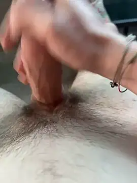 aleeebigcum webcam